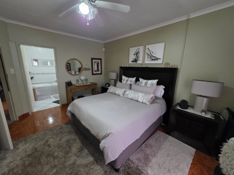 To Let 3 Bedroom Property for Rent in Vaalpark Free State